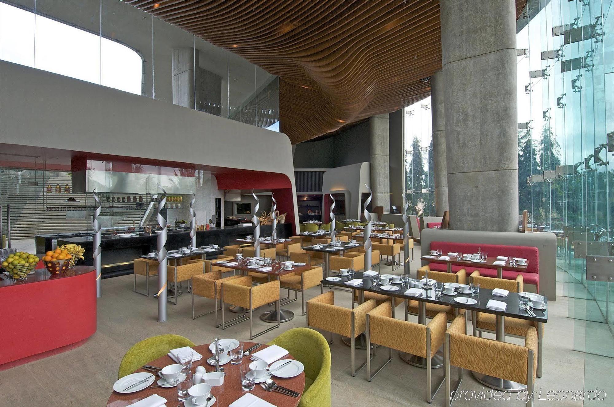 Vivanta Bengaluru, Whitefield Restaurace fotografie